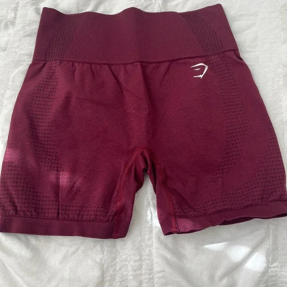 Gymshark Maroon Sports Bra and Shorts Set - Picture 2 of 8